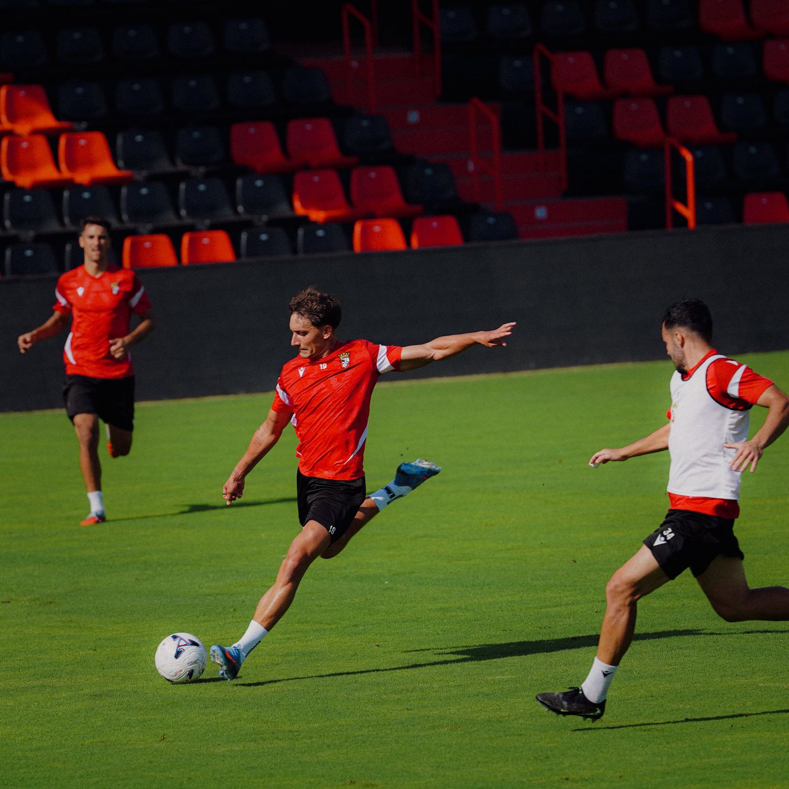 Máxima intensidad en el entrenamiento del Ceuta