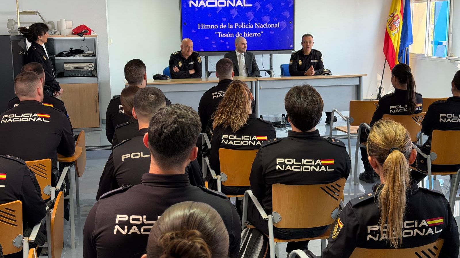 Acto de despedida a los agentes en prácticas