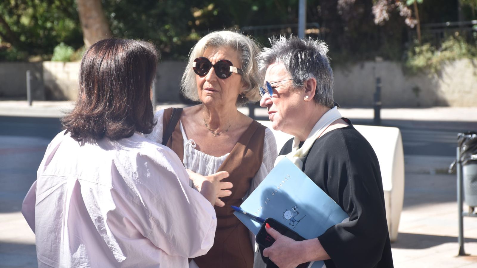 La responsable del área de menores de Ceuta, Toñi Palomo, antes de la reunión
