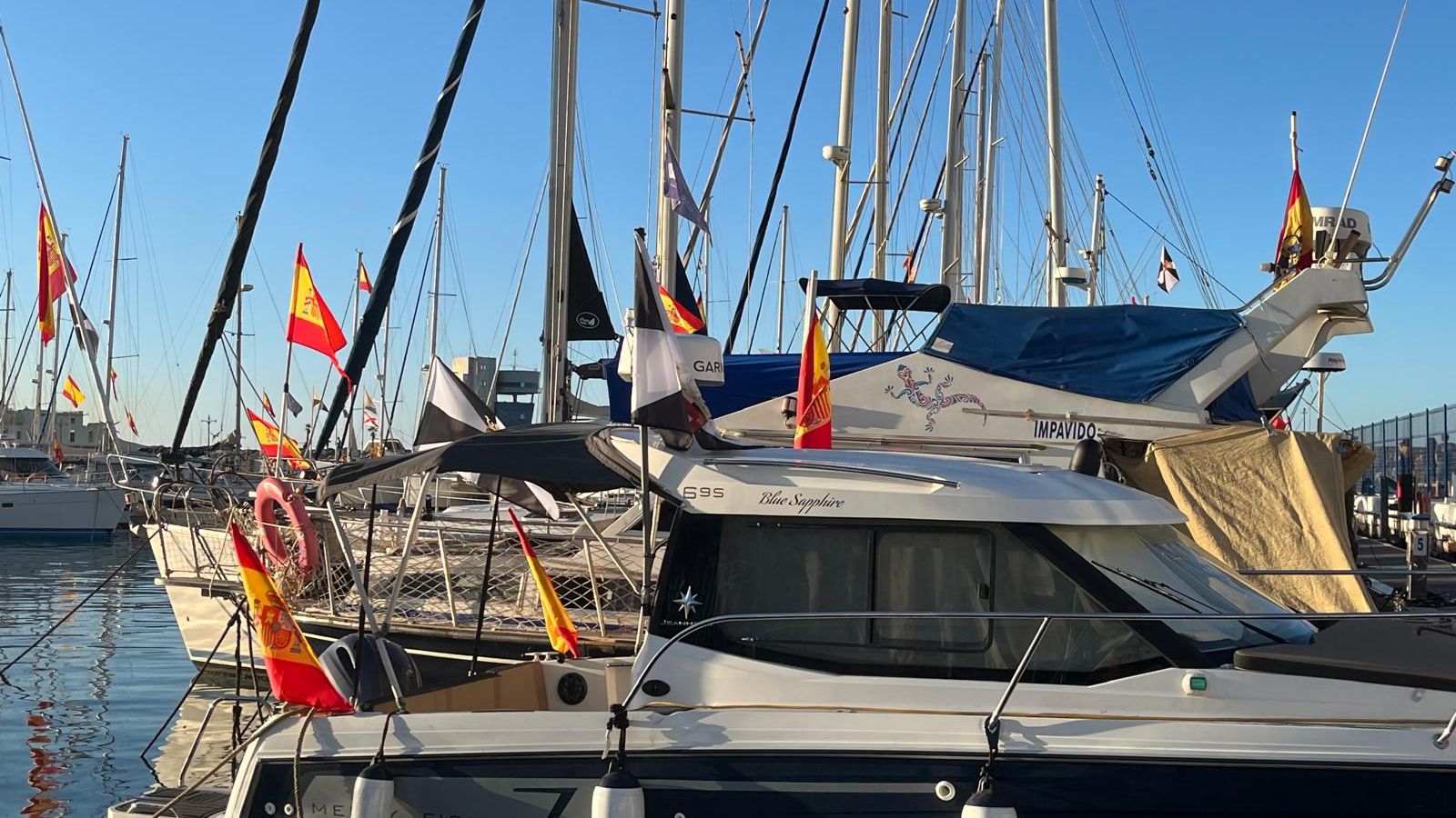 La flotilla solidaria este sábado en el Puerto Deportivo