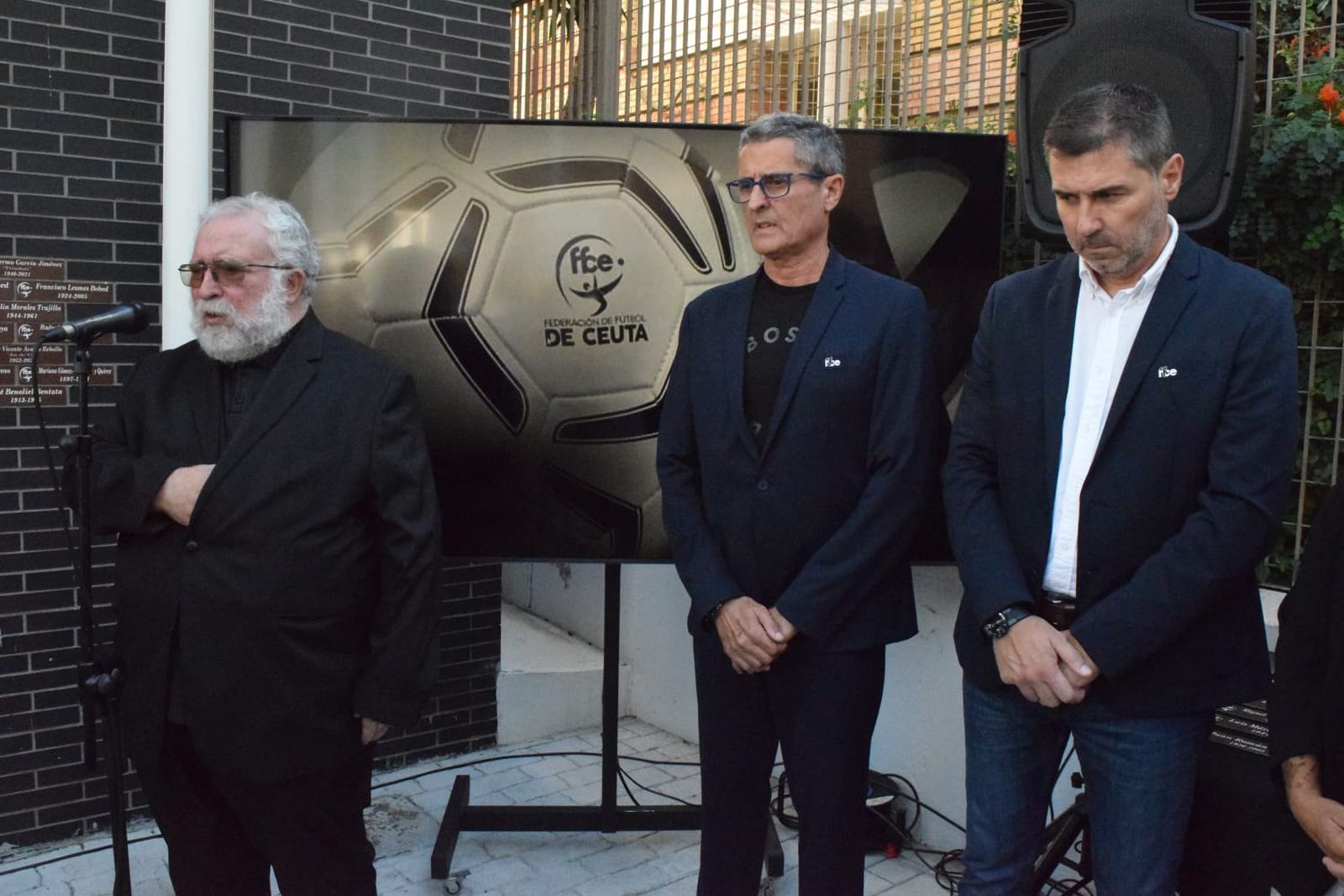 La  RFFCE celebra el primer acto de 'El muro del recuerdo' de la temporada