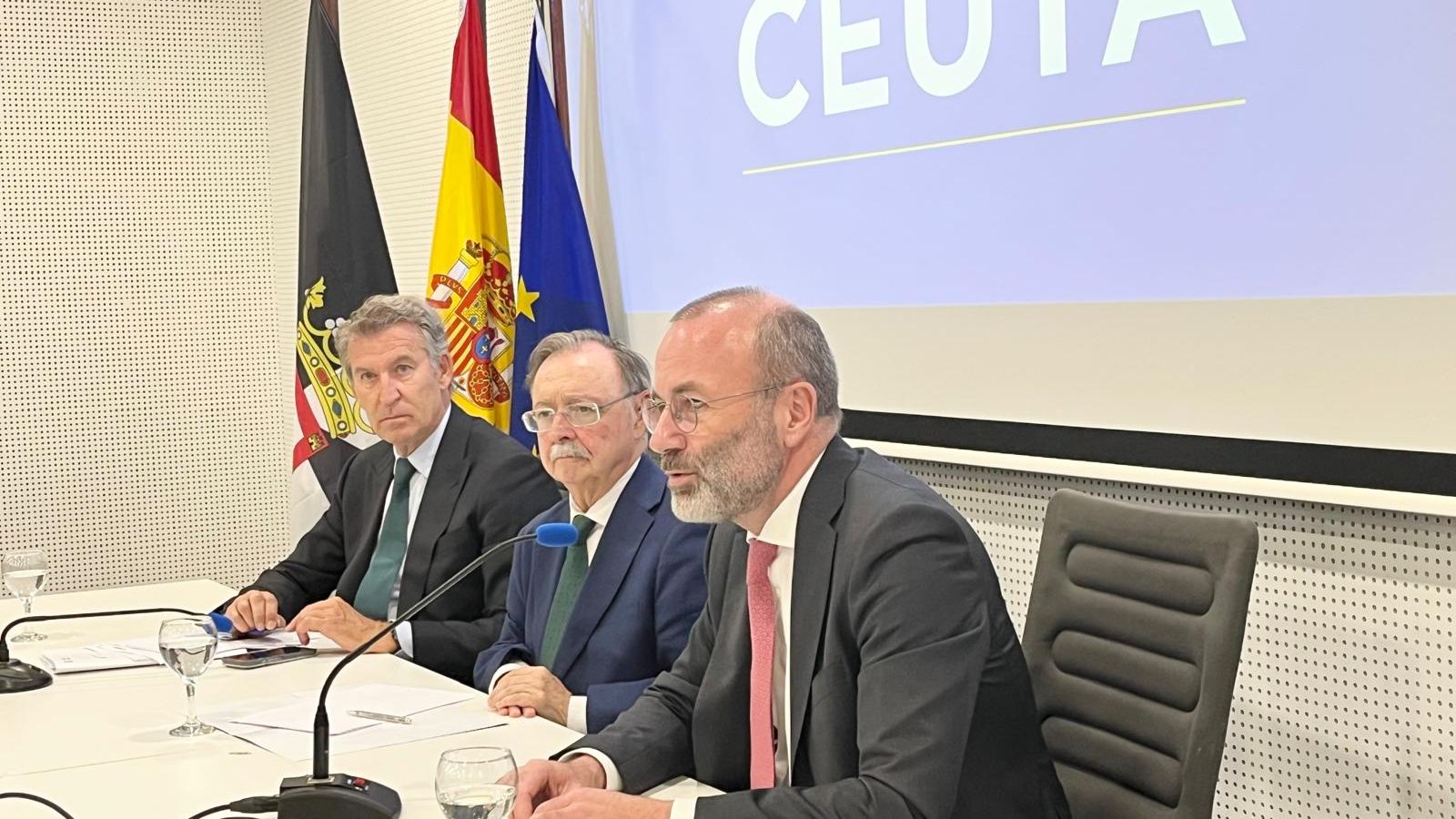 Weber se queda “estupefacto” ante la situación de Ceuta y exige actuar ya