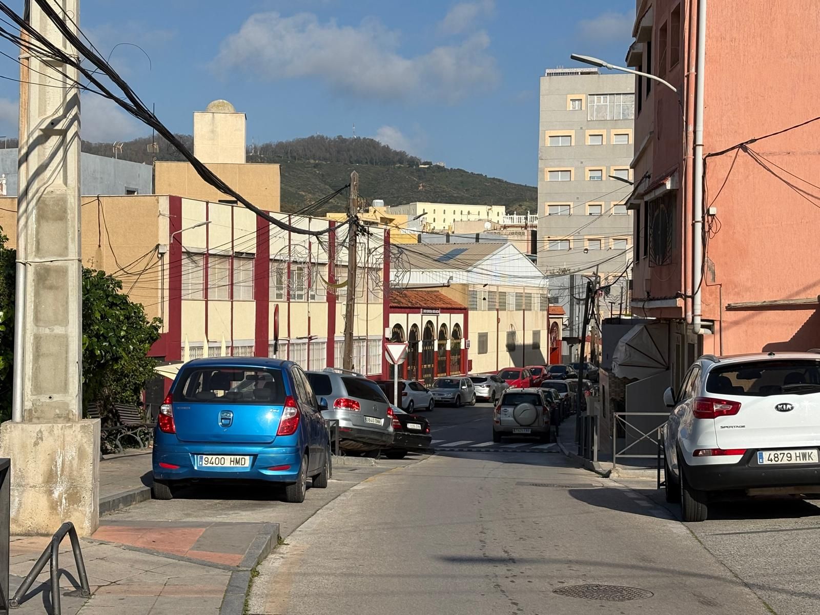 Una calle en El Príncipe que llega al Polifuncional.