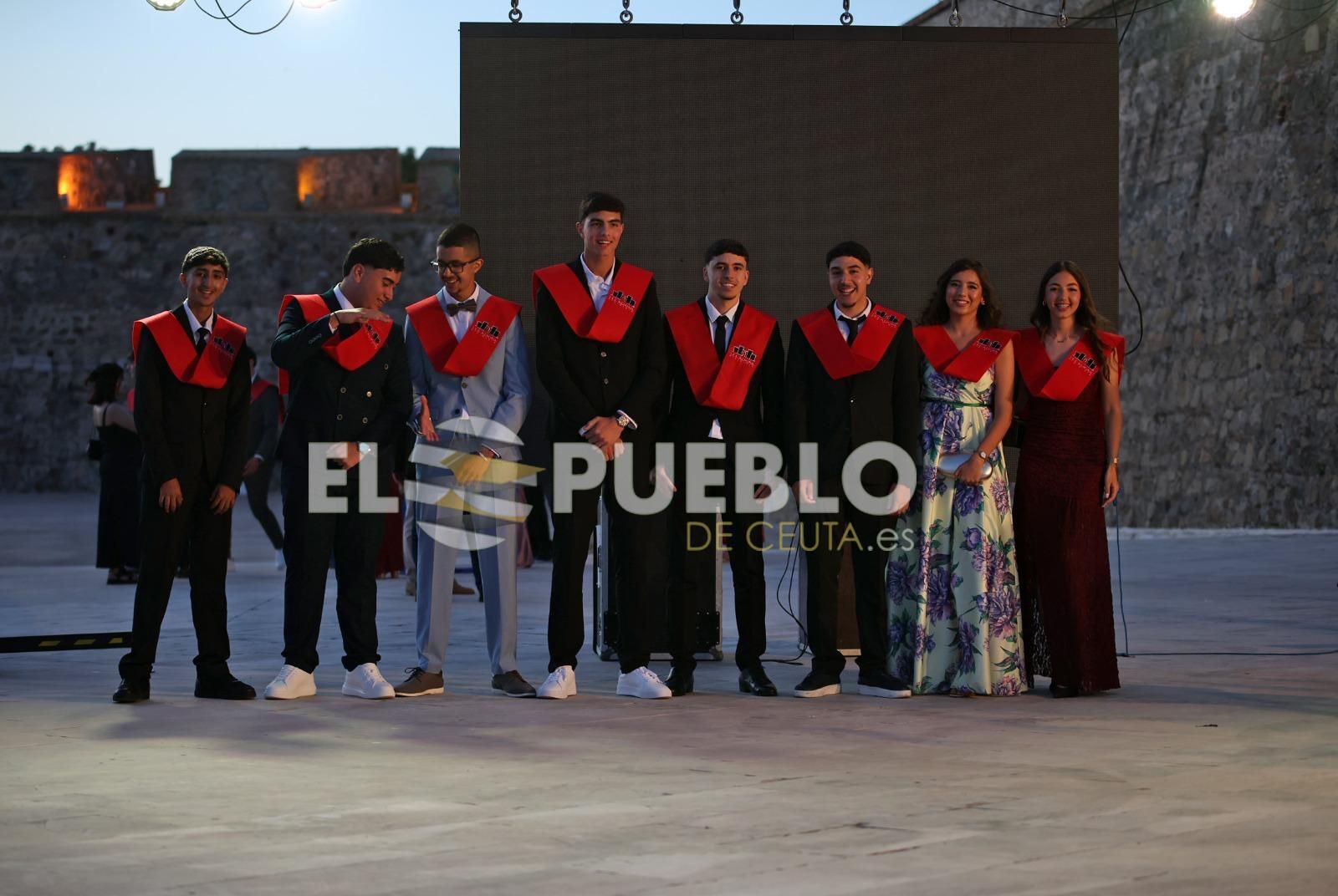 FOTOGALERÍA | Graduación en el IES Almina de alumnos de la ESO y Bachillerato
