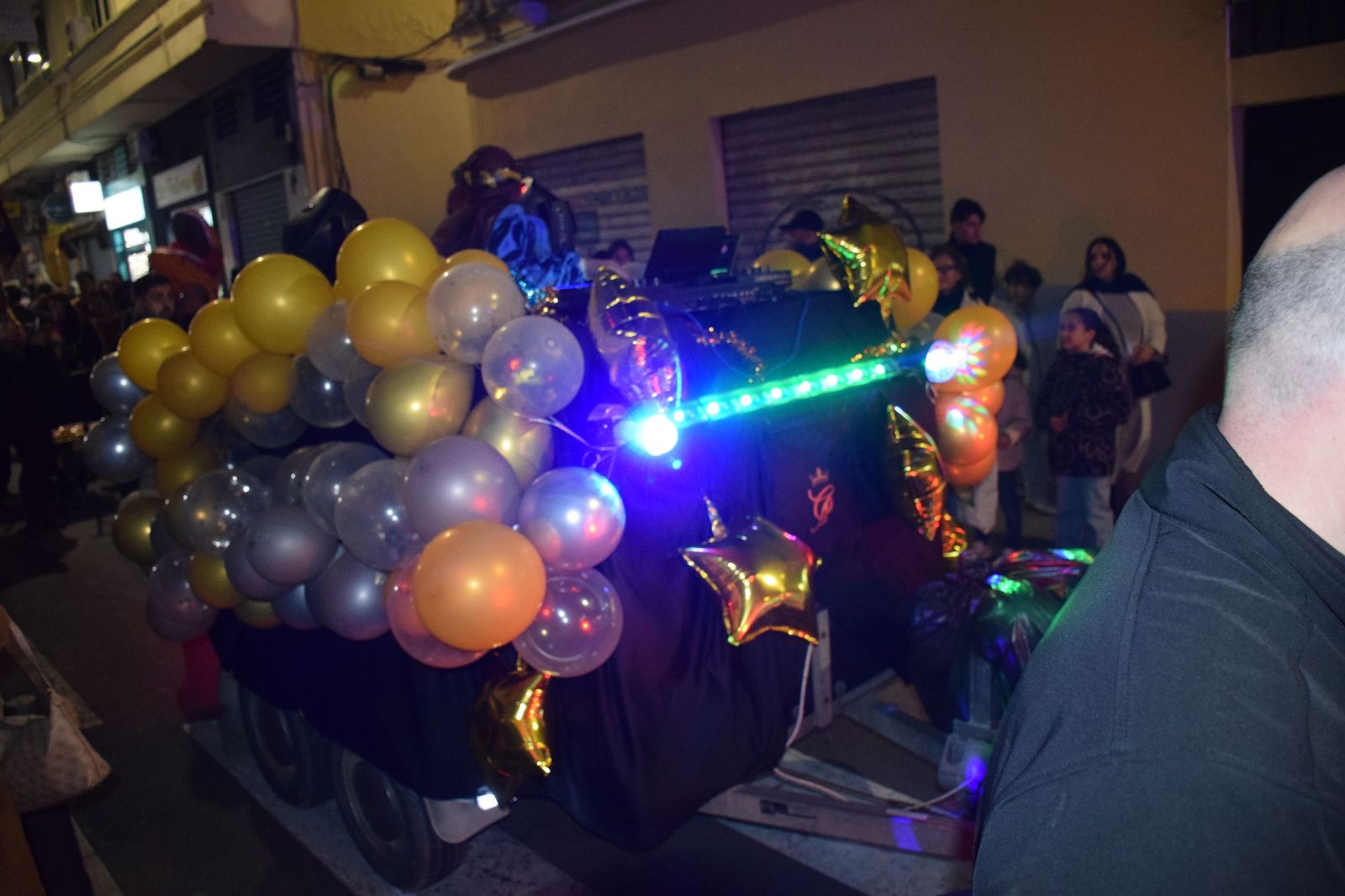 Los ceutíes se emocionan con la llegada de los Reyes Magos