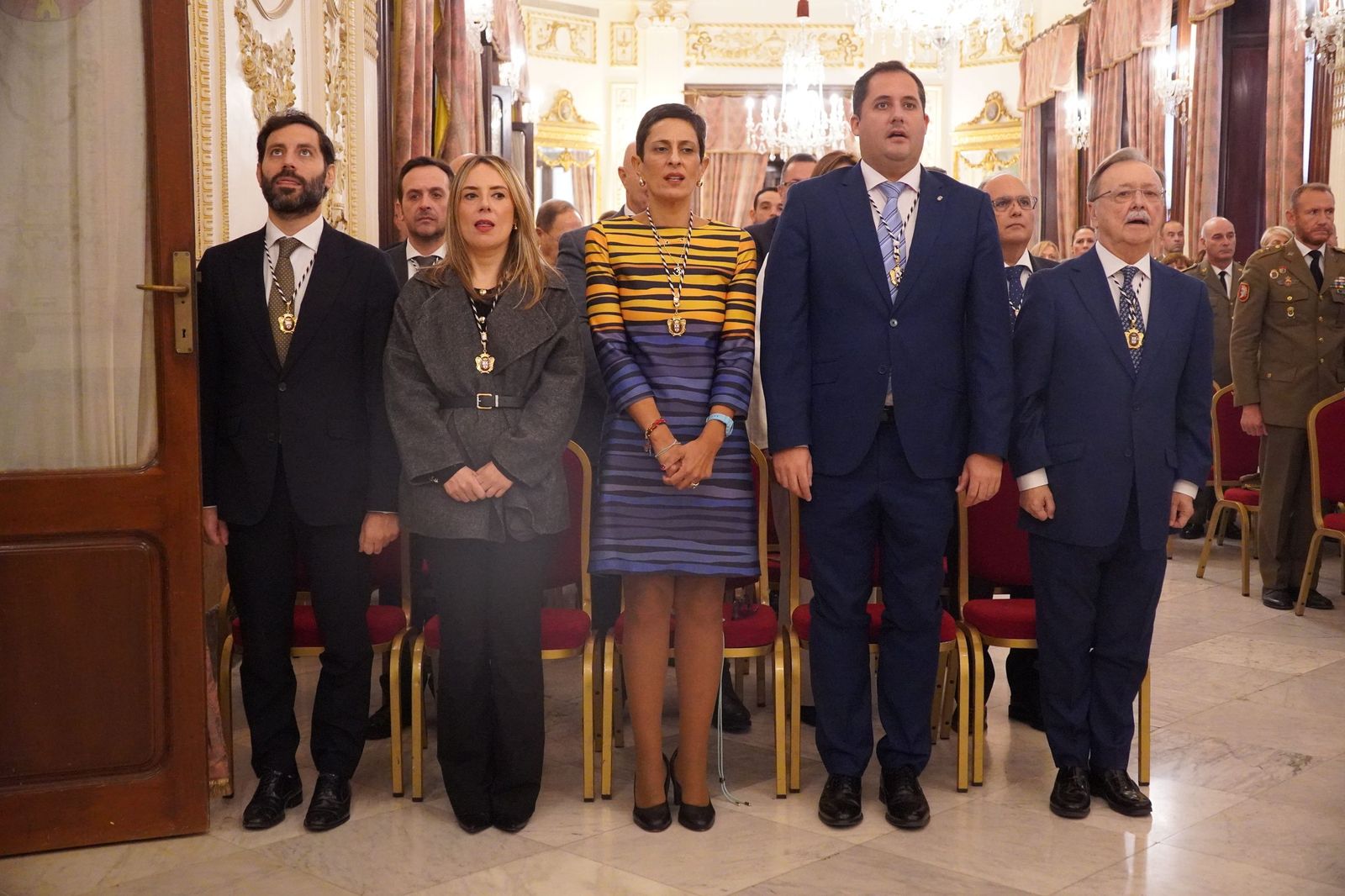 Así ha sido la imposición de la Medalla de Plata de la Ciudad a Caballería