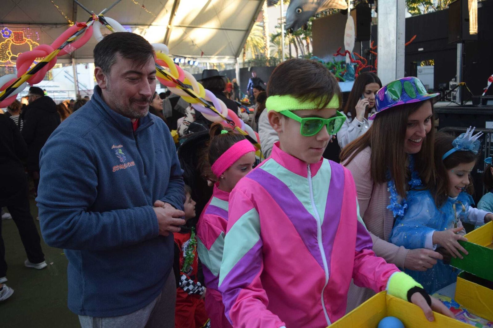 El concurso de carnaval infantil disfraza el Auditorio de la Marina con motivos de circo