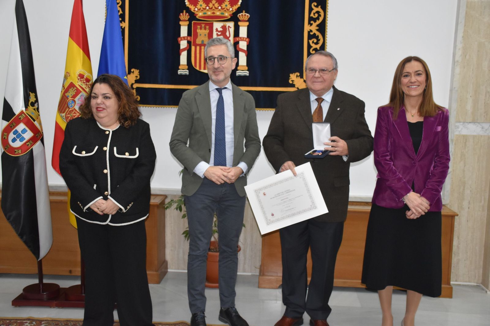 Protección Civil rreconoce el éxito de la OPE con la entrega de sus Medallas