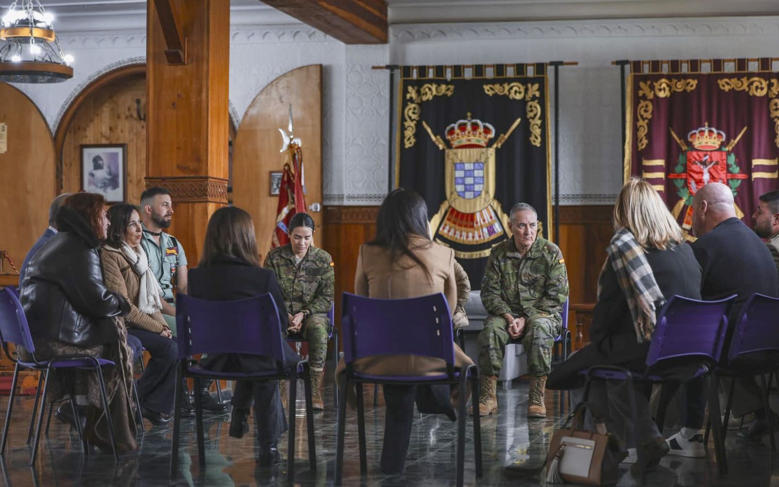 La Ministra de Defensa homenajea al capitán ceutí fallecido en Adamuz