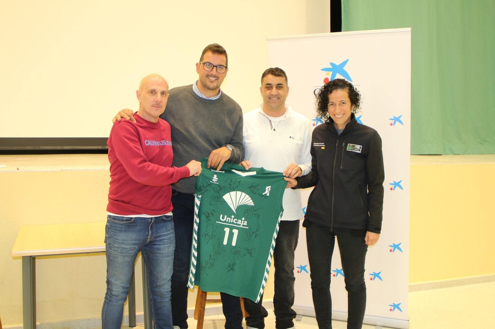 Participantes en la charla