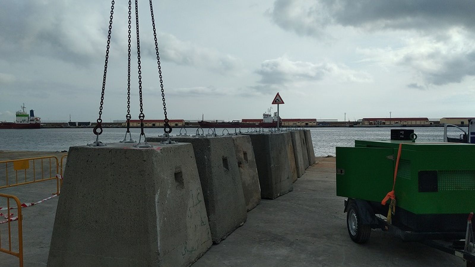 2045_fwaxke9xgaavhe7