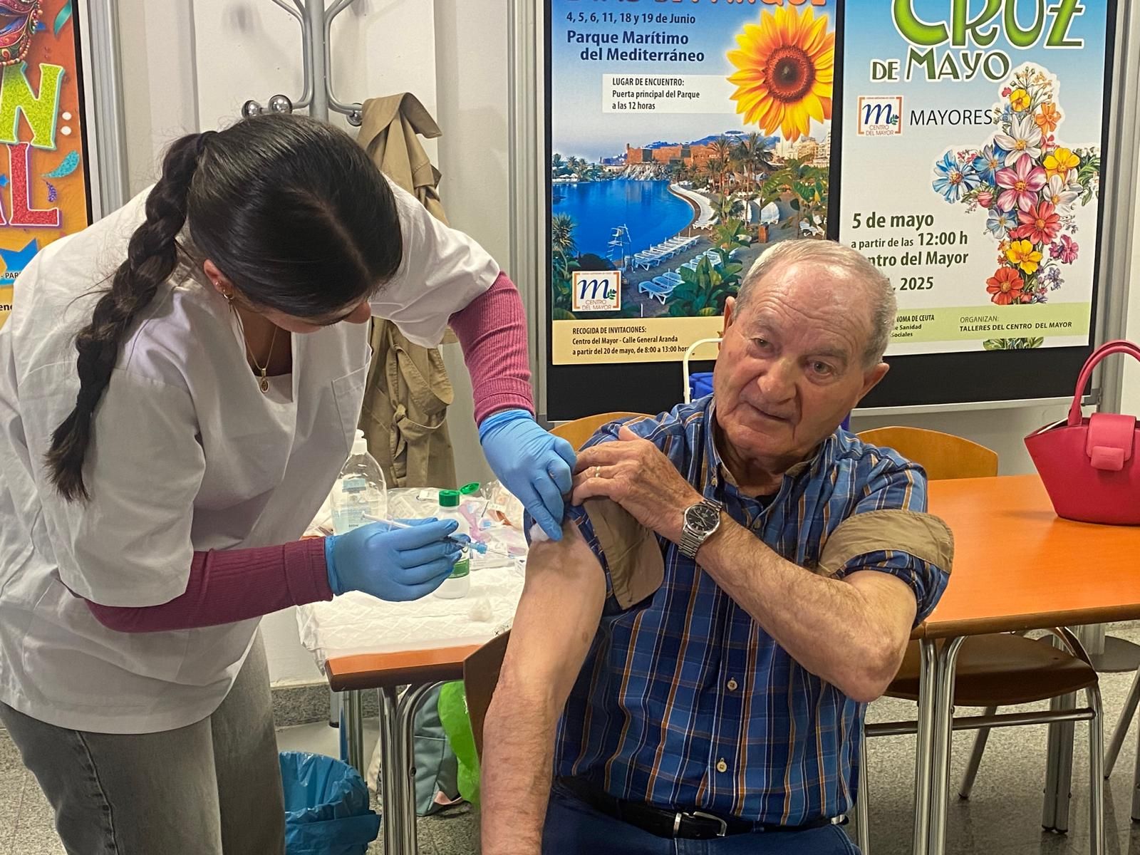 Imágenes de la campaña de vacunación en Plaza de los Reyes.