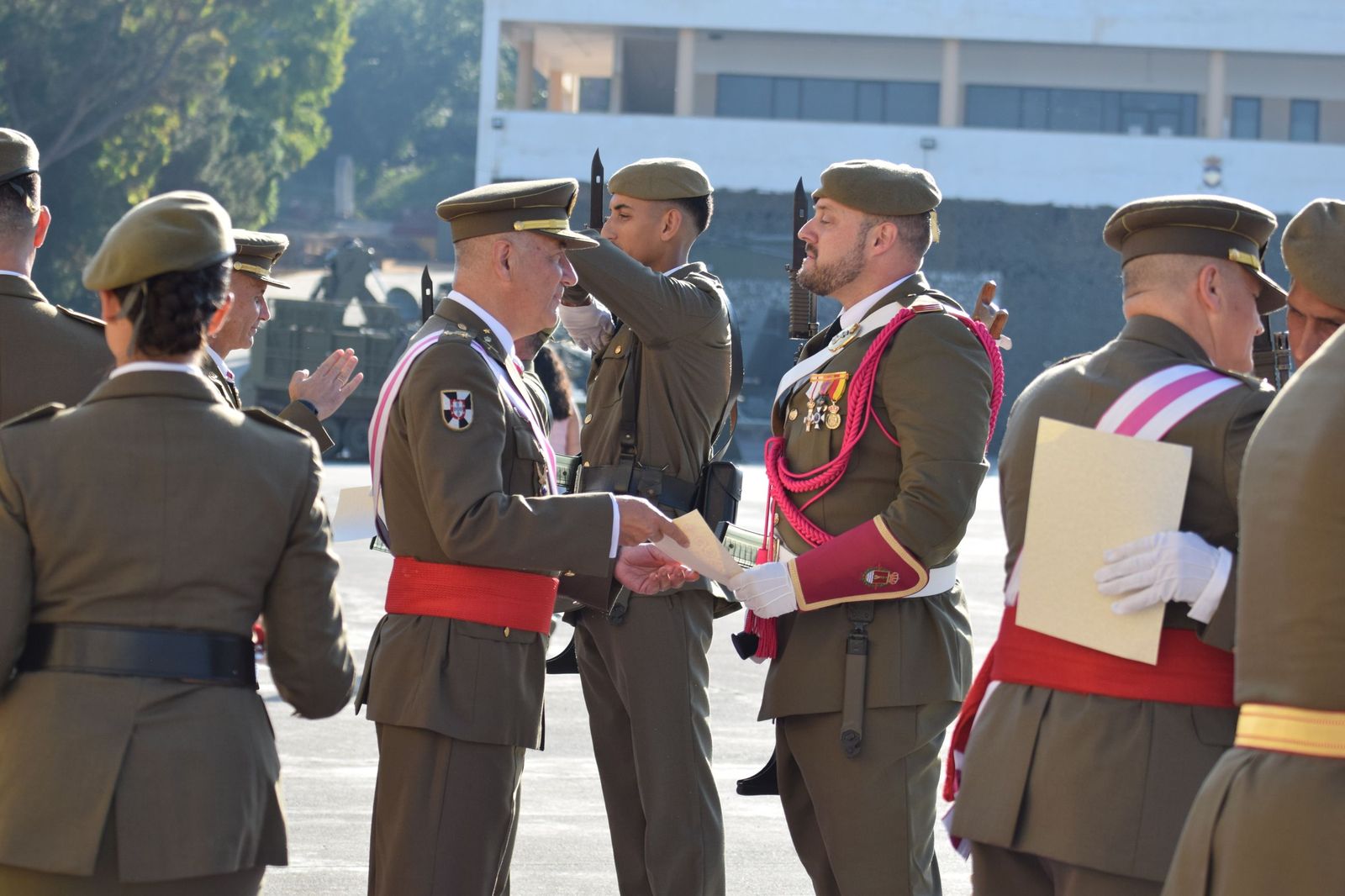 El Regimiento de Ingenieros 7 honra a San Fernando en una solemne parada militar en El Jaral