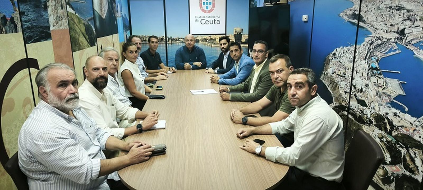 Imagen de la reunión con las navieras. / FOTO CEDIDA