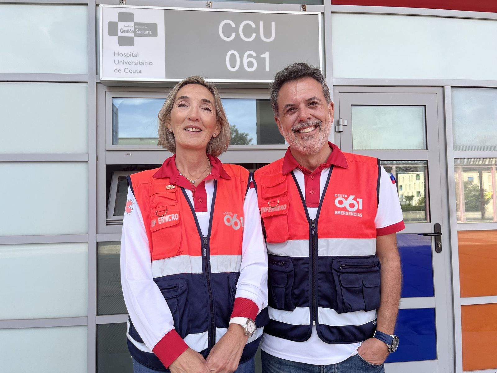 Los enfermeros del 061 Begoña Martínez, coordinadora del servicio, y Víctor Ríos.