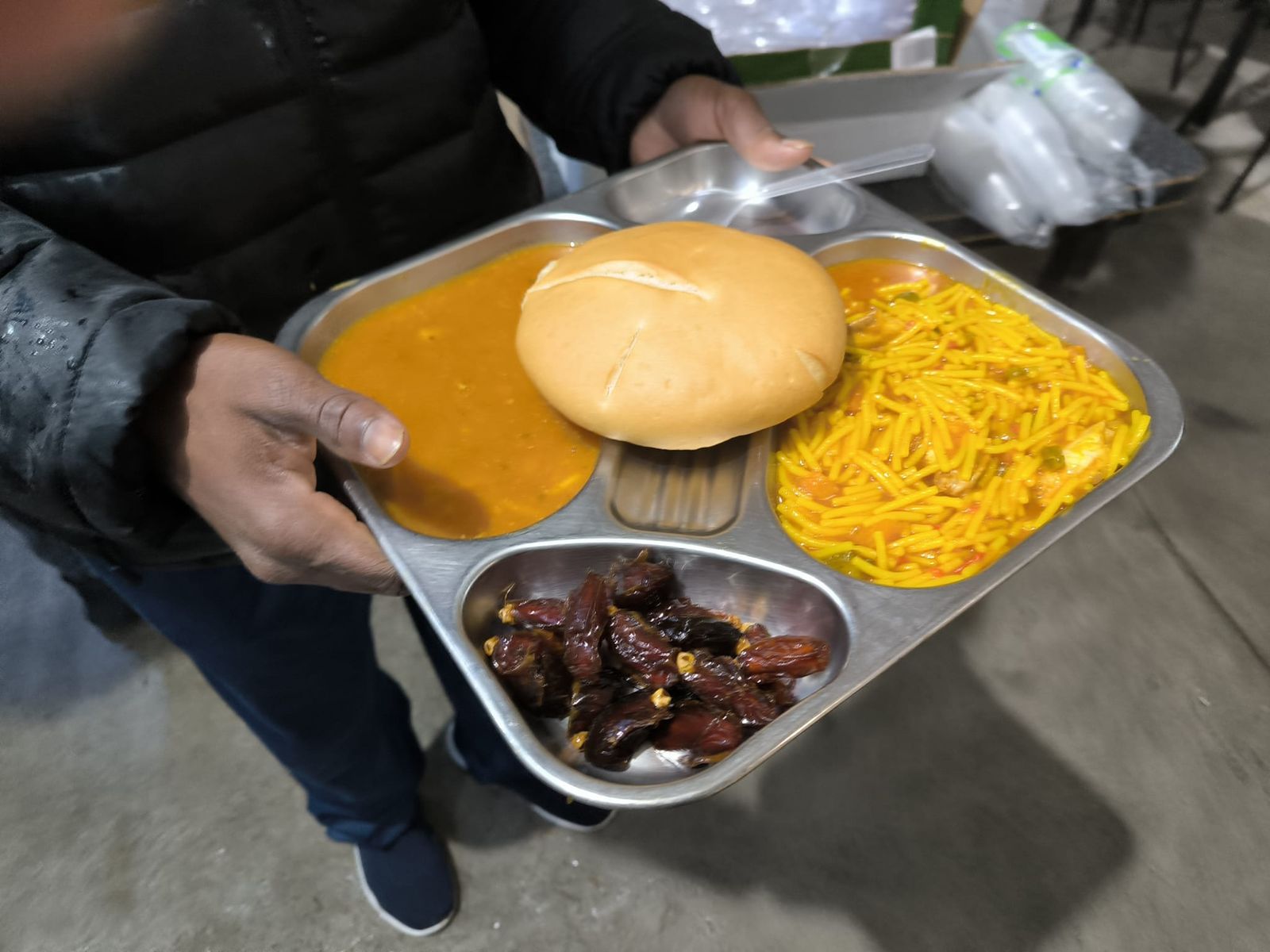 La prensa ceutí disfruta de un delicioso iftar en comunidad y de la mano de Luna Blanca