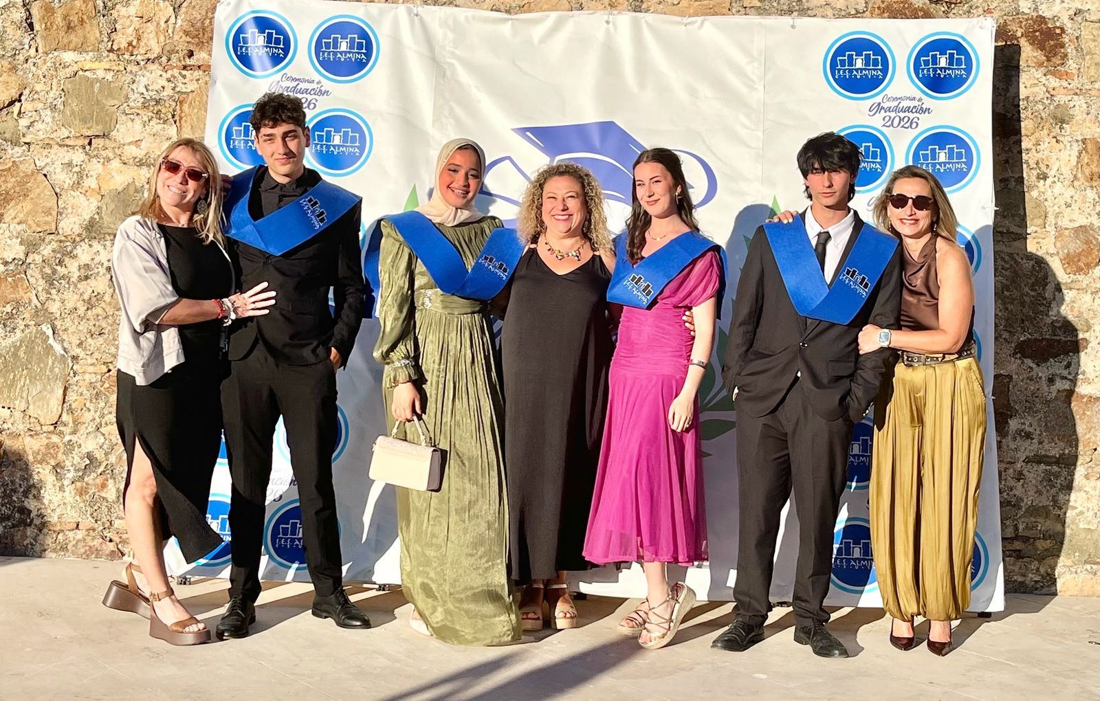 El Almina celebra un multitudinario acto de graduación de 300 alumnos