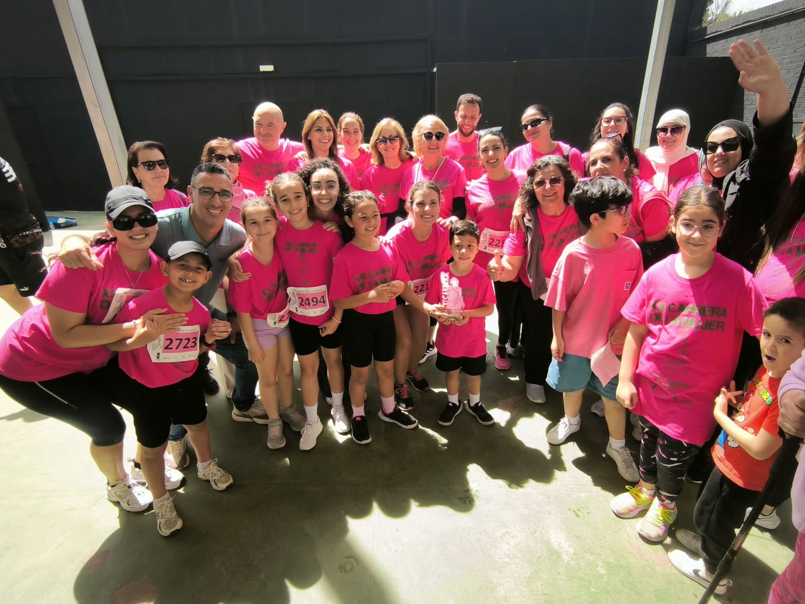 Ceuta se viste de rosa para abrazarse a la vida