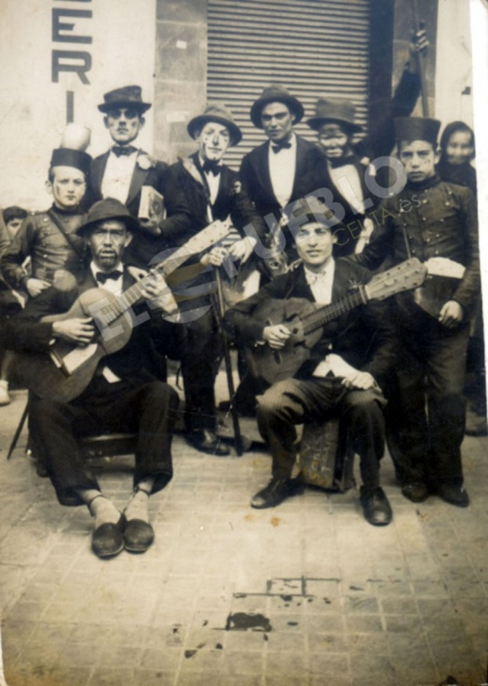 Murga de Ceuta. / FOTO ARCHIVO DE PACO SÁNCHEZ