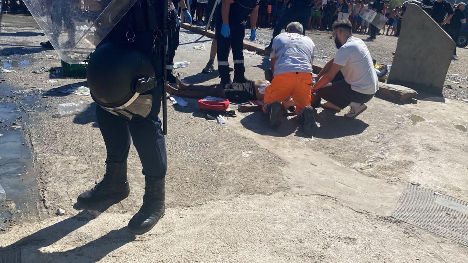 Fallece un joven migrante en el asentamiento de la antigua fábrica de Guano