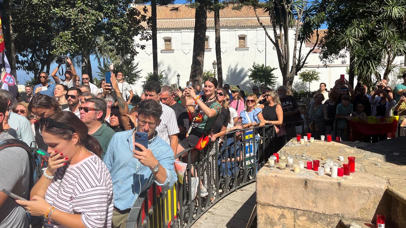 Abascal reclama la militarización de la frontera y exige responsabilidades a Sánchez