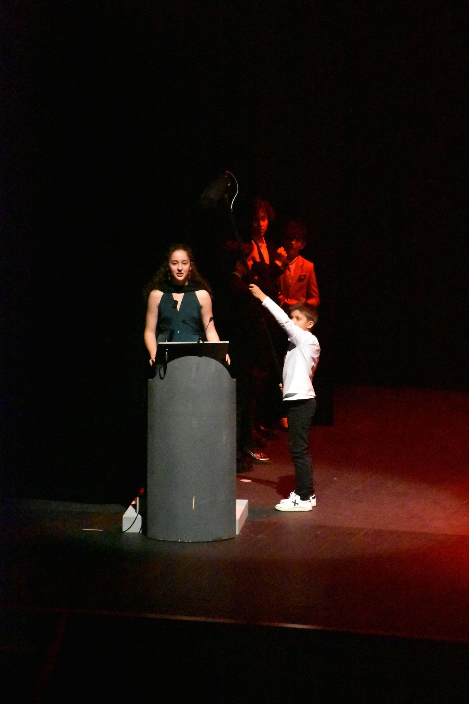 Los alumnos de La Inmaculada sorprenden con una “Voz Kids” dedicada a la Virgen