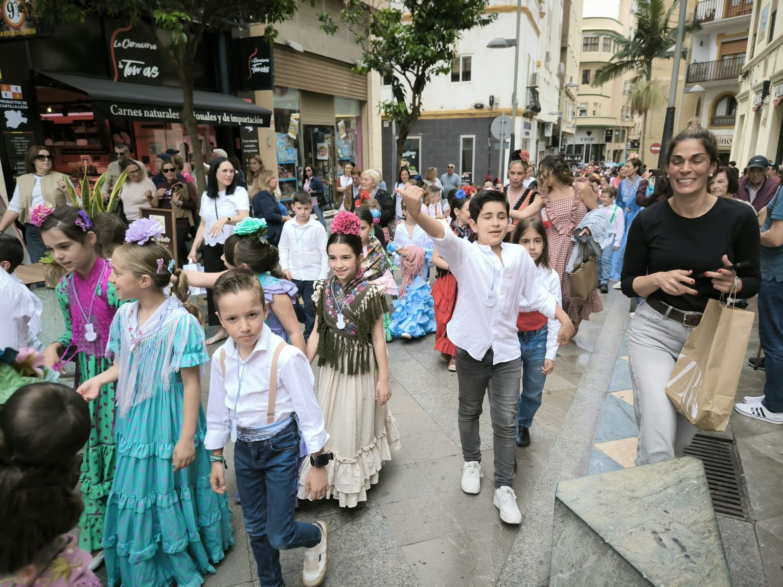 El Colegio La Inmaculada lleva la romería de Los Remedios al centro de Ceuta
