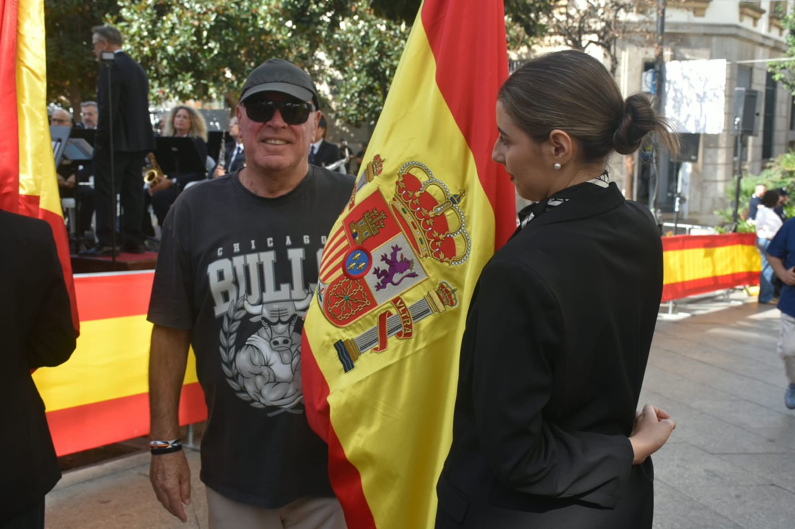 Multitud de ceutíes juran bandera de manera simbólica para mostrar su pertenencia a España