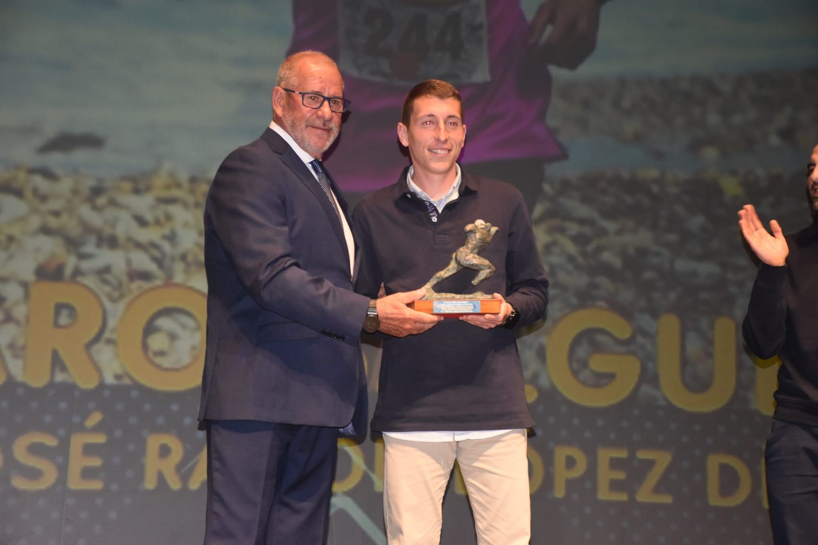 Ceuta ensalza el talento, esfuerzo y futuro de sus “héroes entre dos mares”