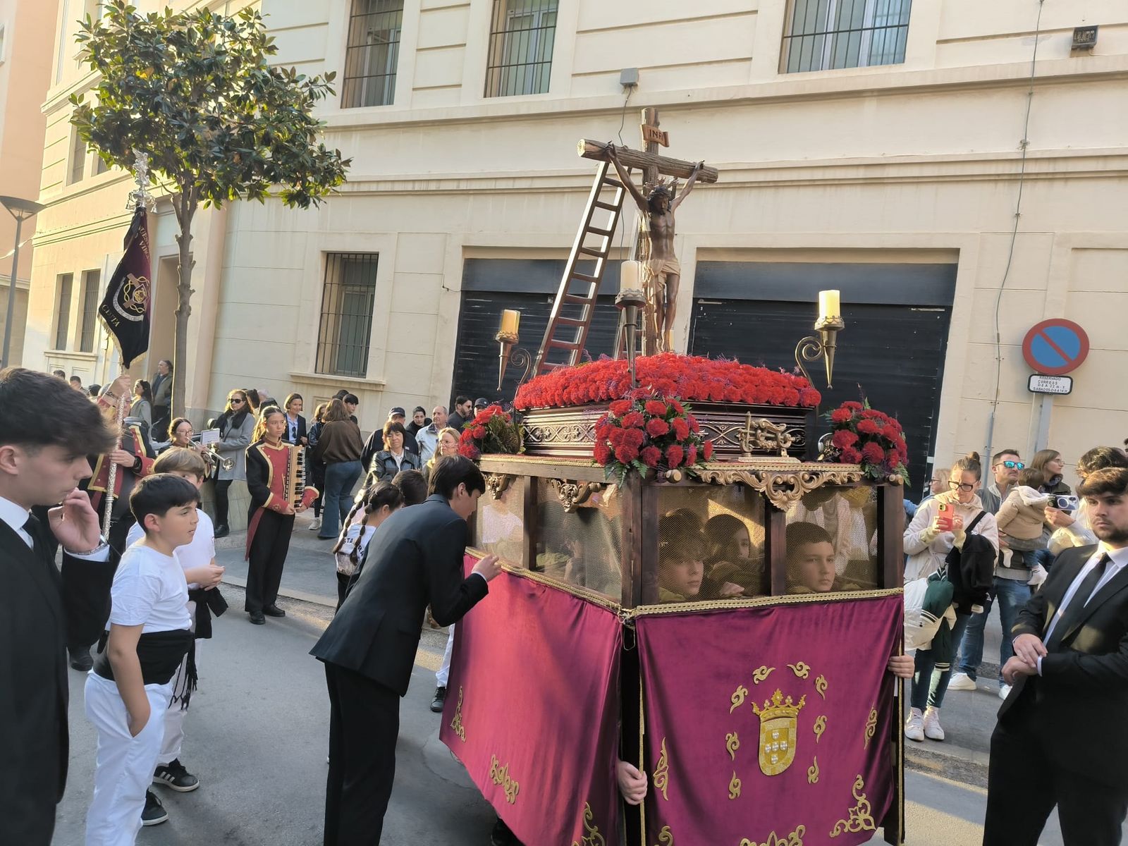El paso de los niños, como antesala de la Semana Santa