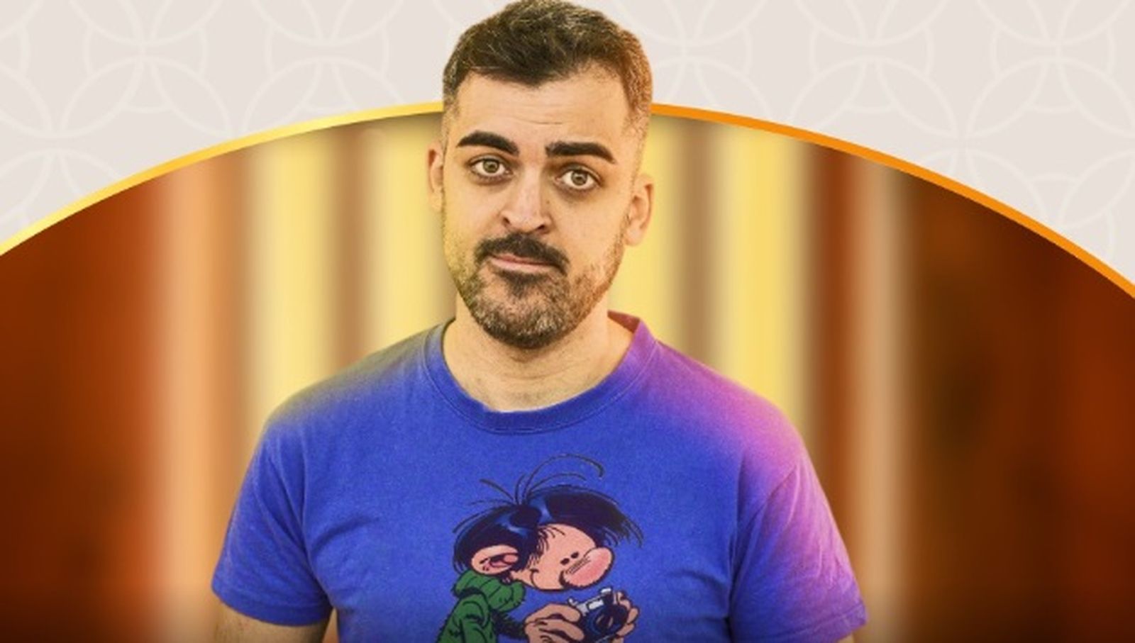 on un estilo cercano y directo, Manu Partida mezcla improvisación, crítica social y humor cotidiano, logrando una conexión especial con el público.