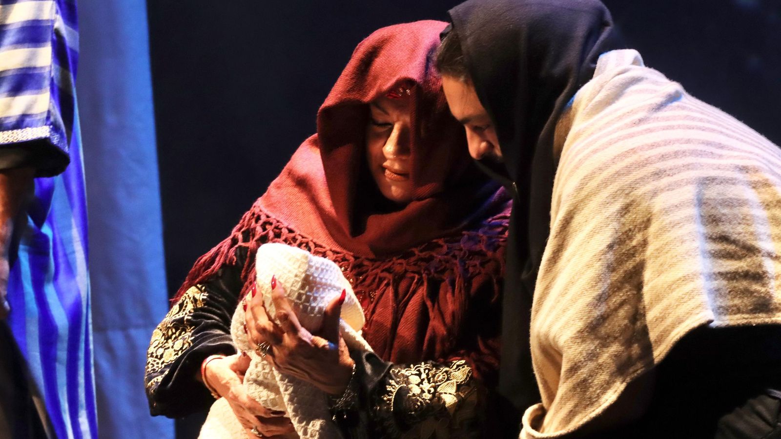 Farrucos y Fernández presentan "navidad en familia", la zambombá en el teatro del Revellín