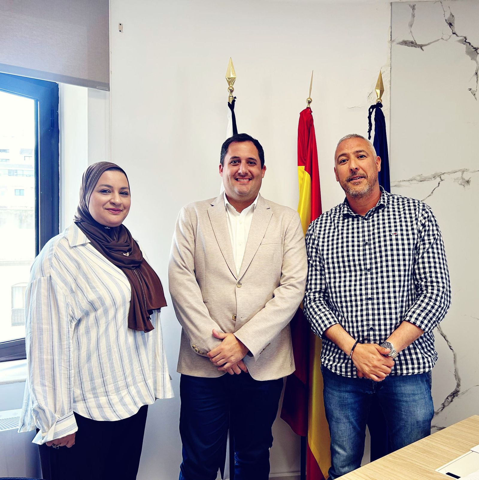 Ramírez junto a los representantes sindicales de UGT FICA