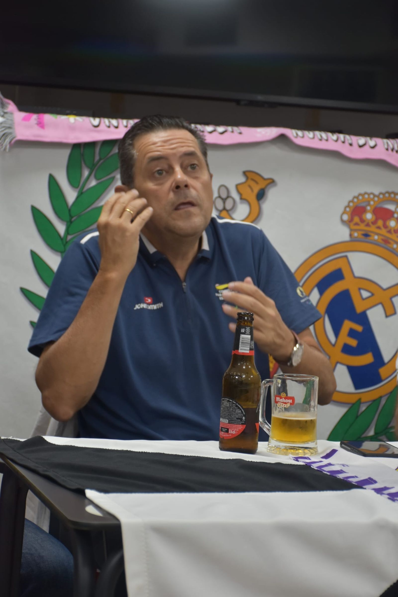 Tomás Roncero visita la Peña Madridista de Ceuta