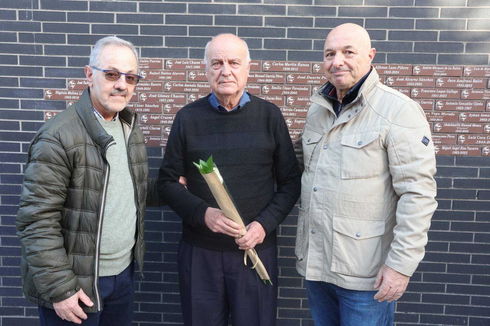 Sentido homenaje de la RFFCE a personas que dejaron huellas en el fútbol