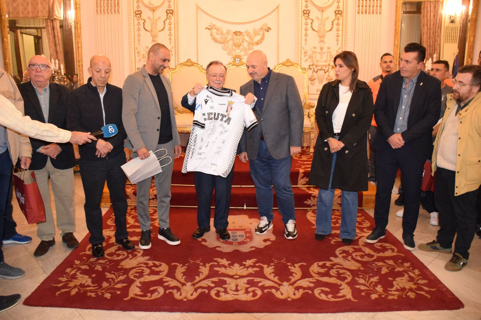 Vivas recibe al equipo Genuine de la AD Ceuta