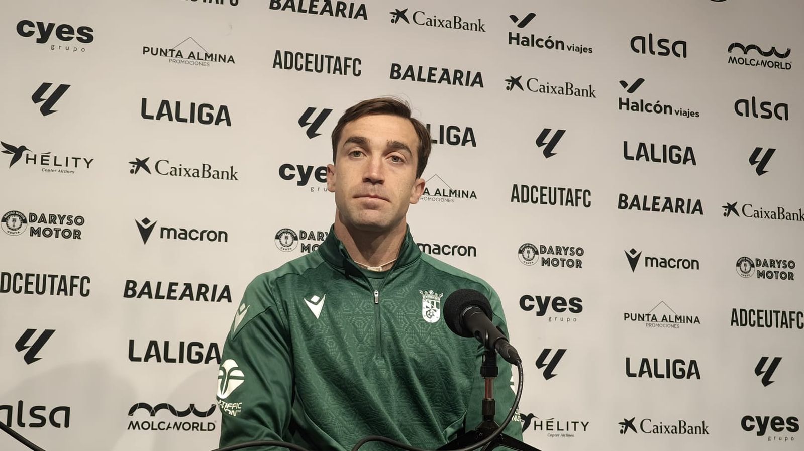 Manu Sánchez: “El Sanse es un equipo joven que lo hace imprevisible y te obliga a estar muy alerta”