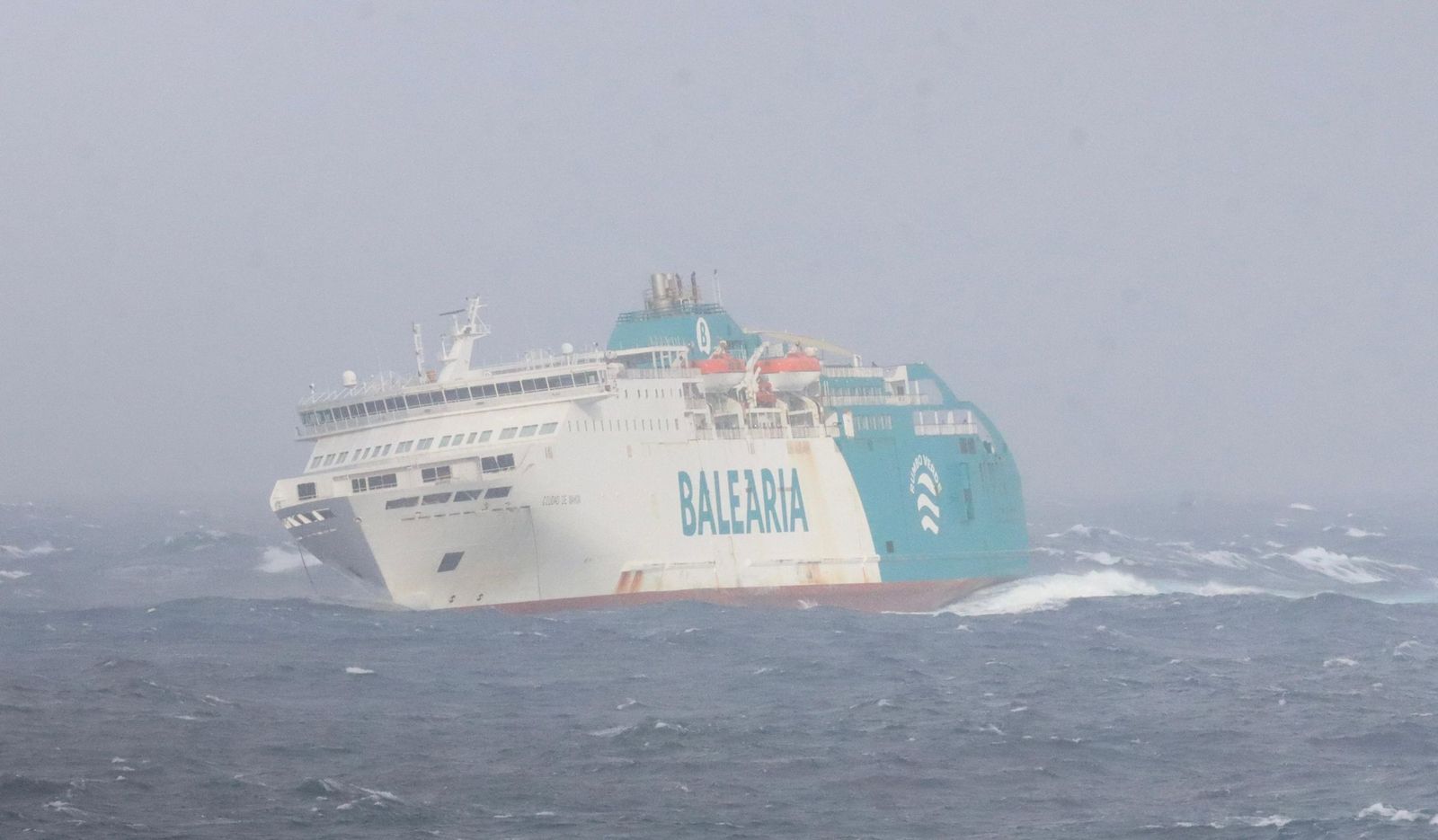 El "Ciudad de Mahón", en su primera travesía del día hacia Ceuta