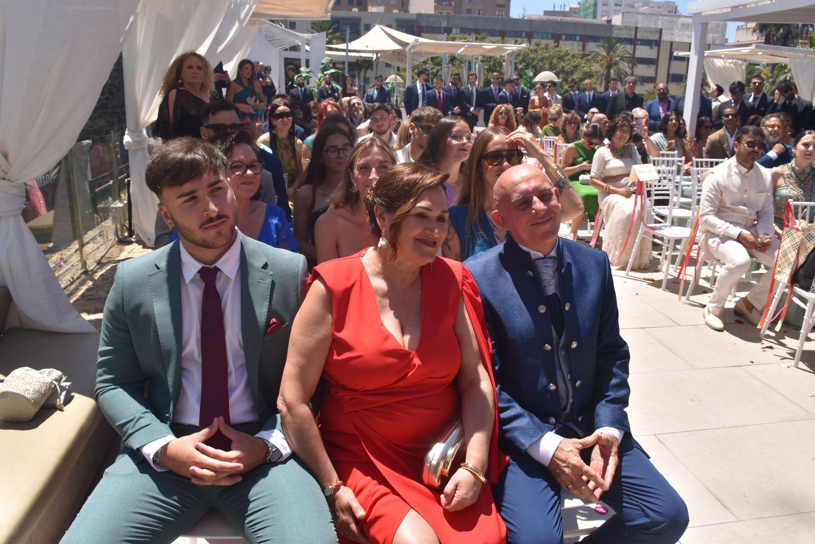 Direk y Rocío sellan su amor bajo el cielo de Ceuta