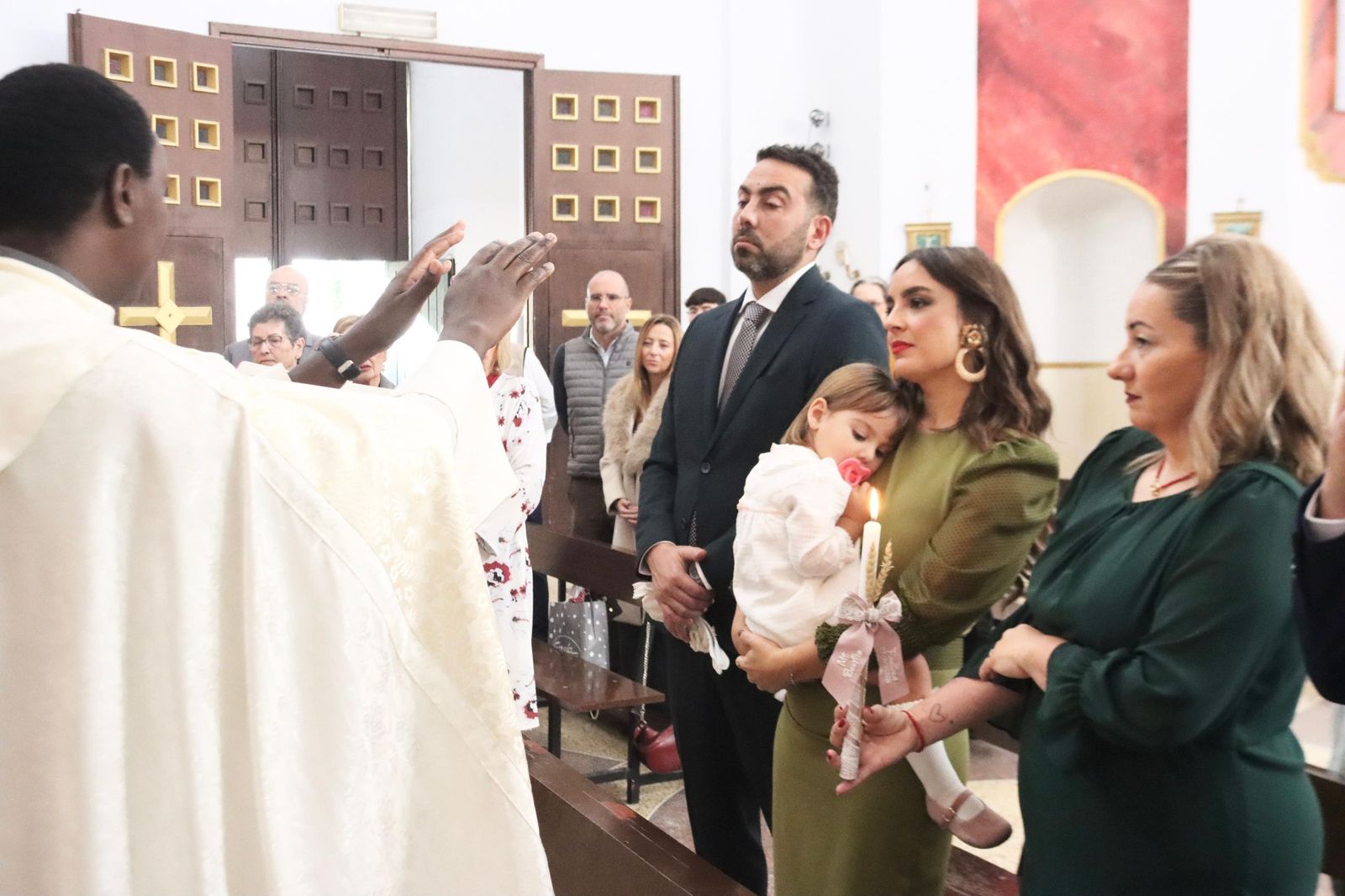 FOTOGALERÍA | Fabiola recibe el Sacramento del Bautismo en Santa Teresa