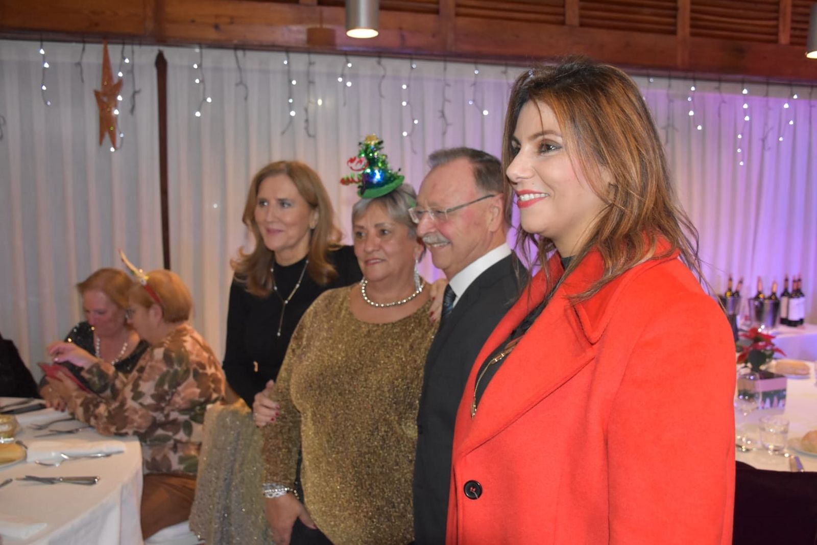 La Navidad abraza a los mayores en ‘La Muralla’ con una cena llena de música y diversión