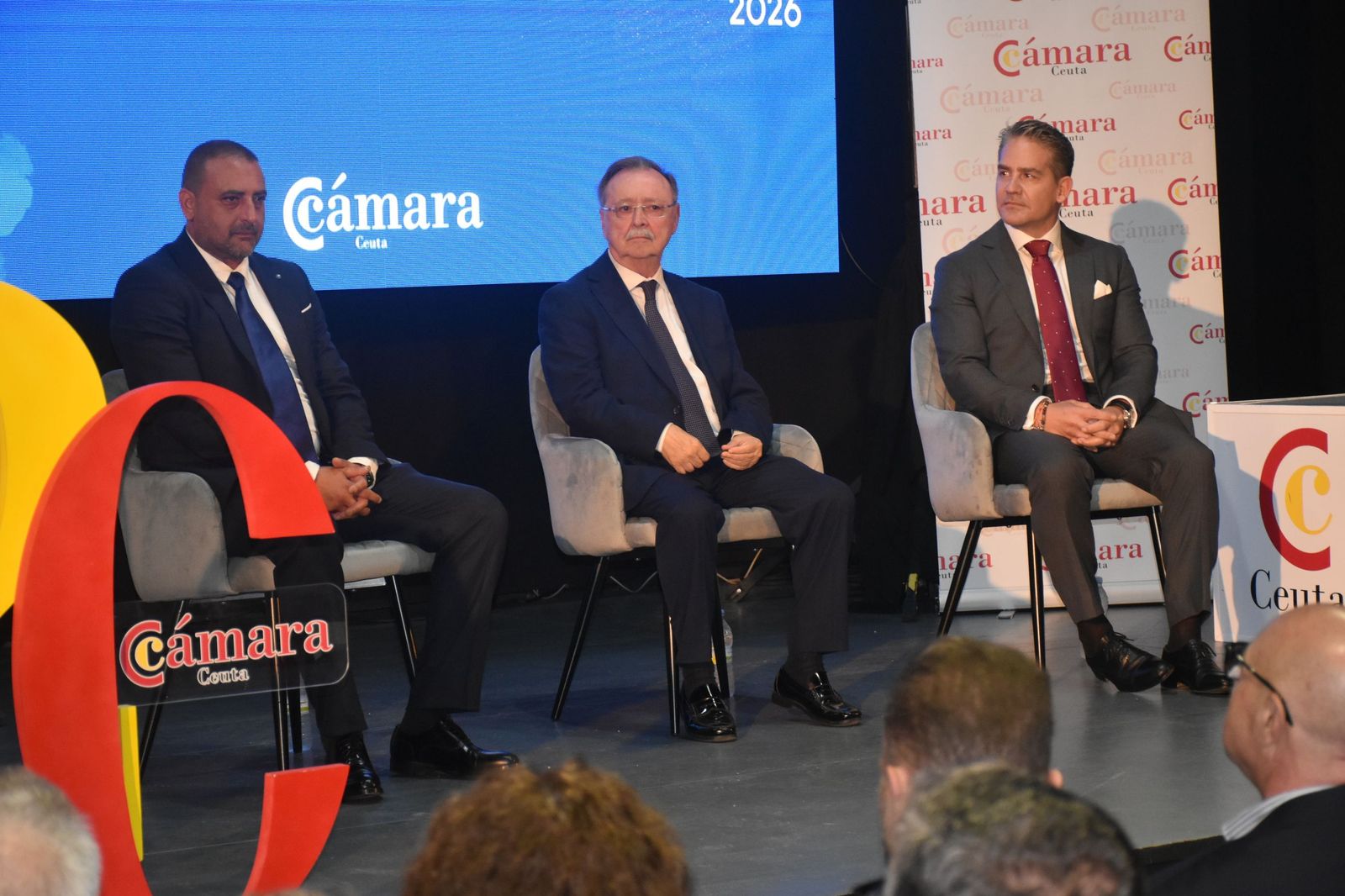 Luhay Hamido recibe la Medalla de Oro de la Cámara por su compromiso con el deporte ceutí