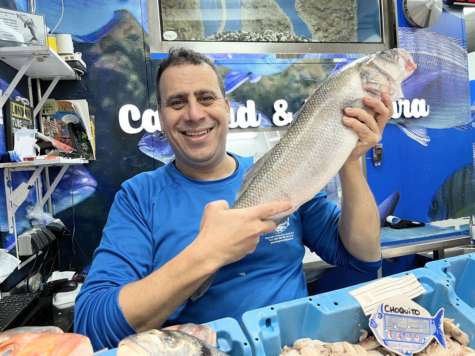 Imágenes de la pescadería de Younes en el Mercado Central.