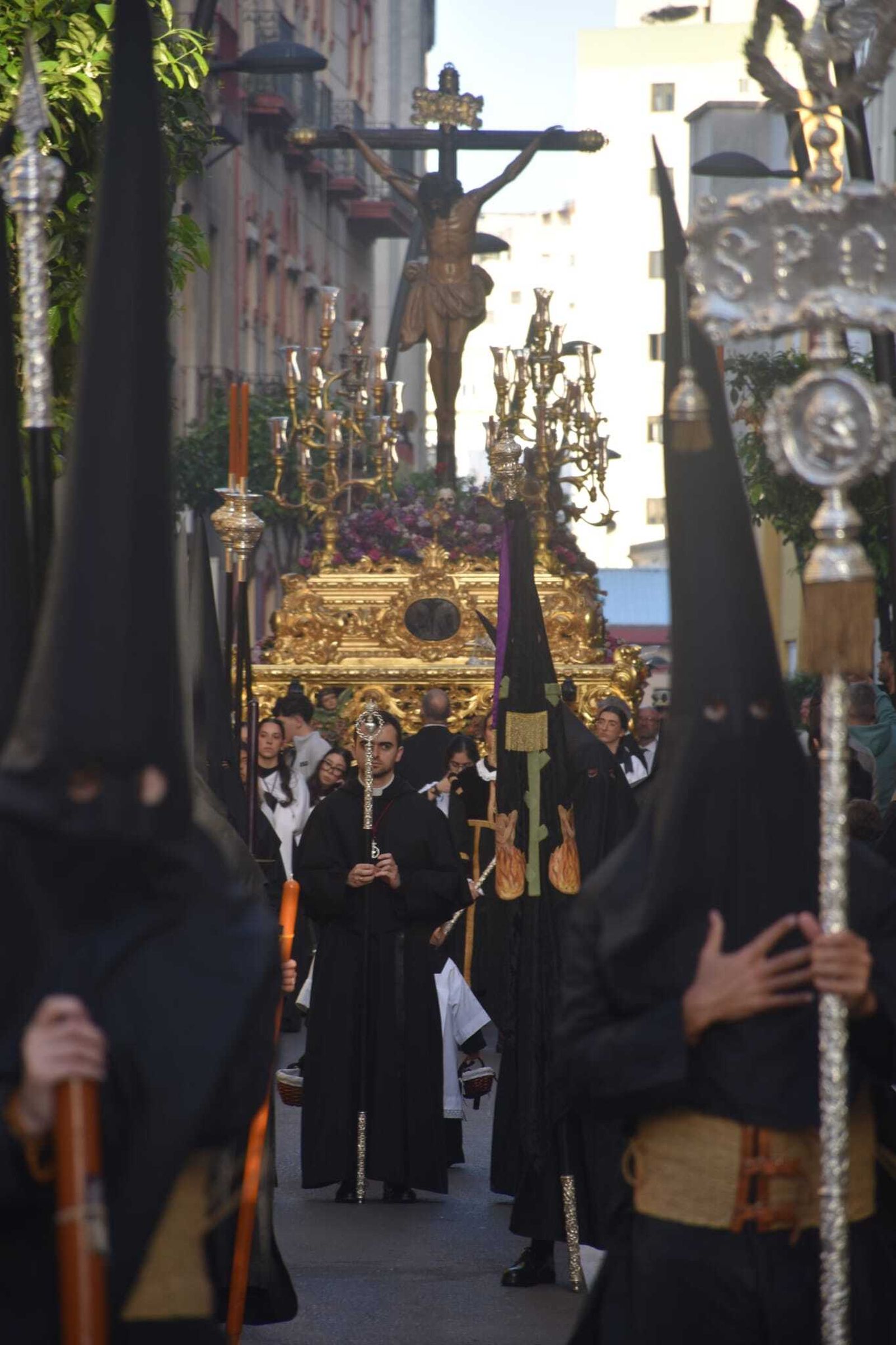 Saetas y emoción a raudales para la salida de la Buena Muerte