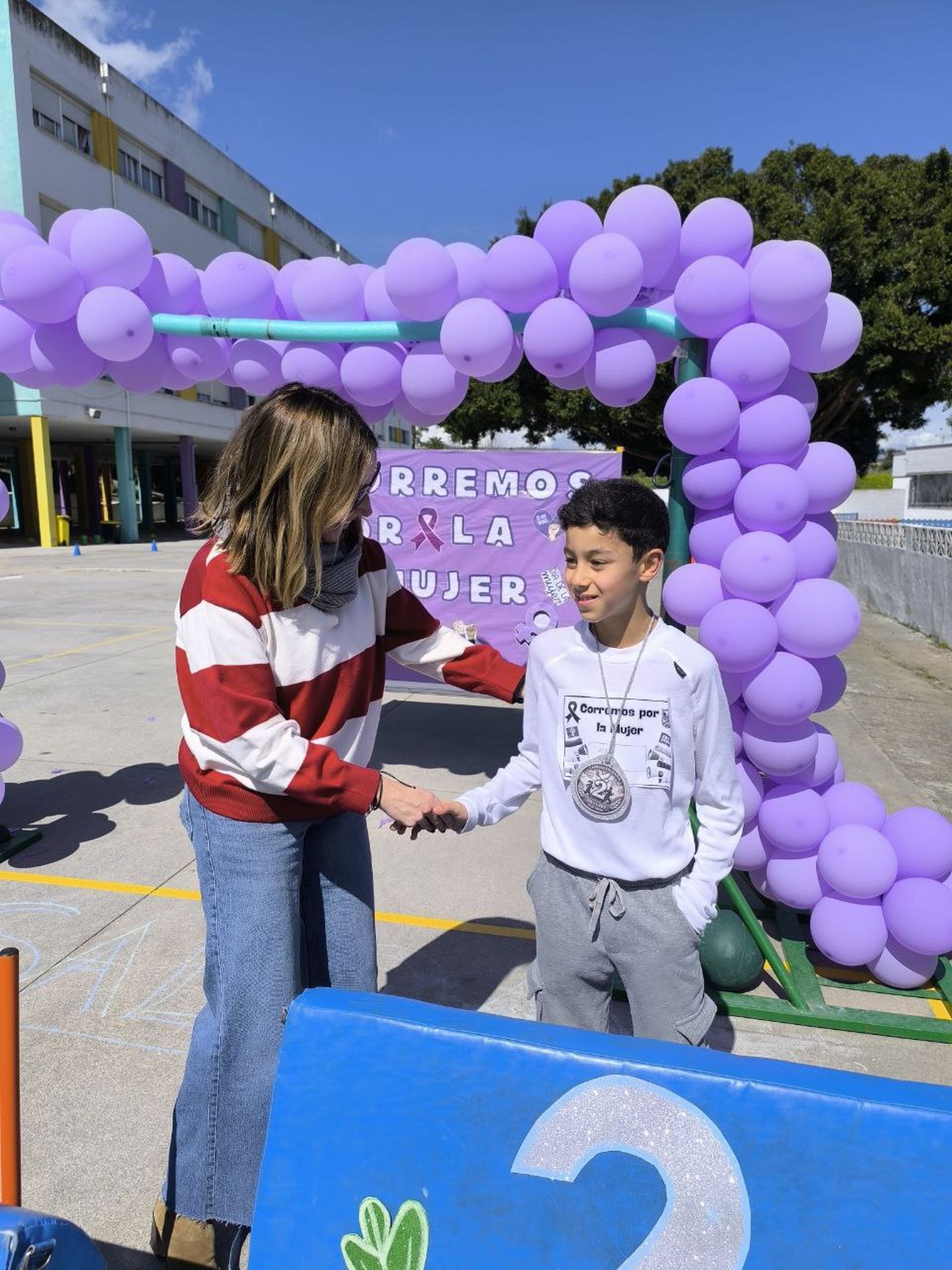 El 'Rey Juan Carlos I' corre por la igualdad