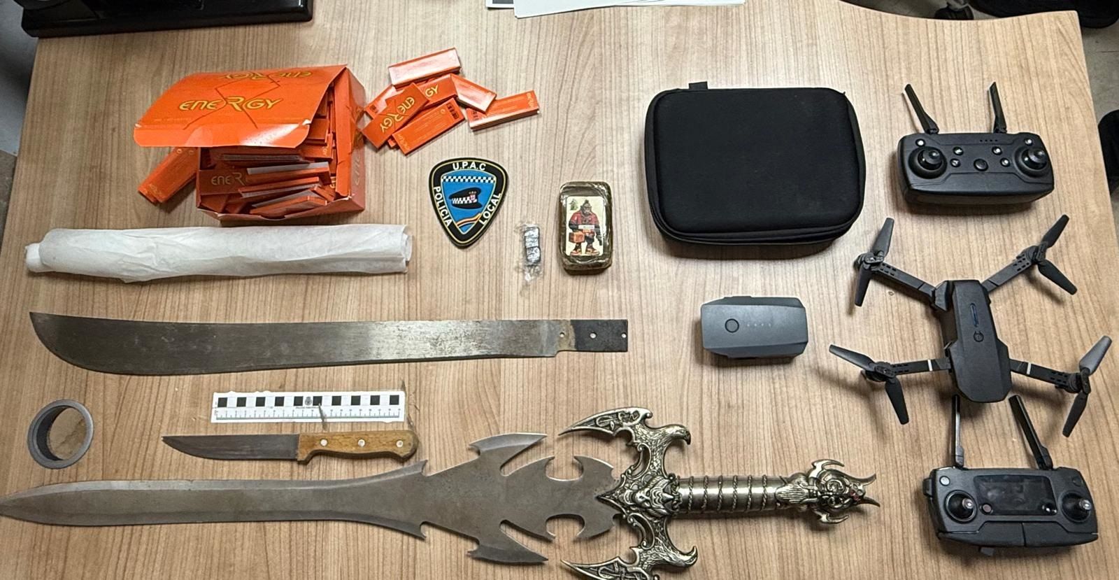Material incautado a uno de los detenidos