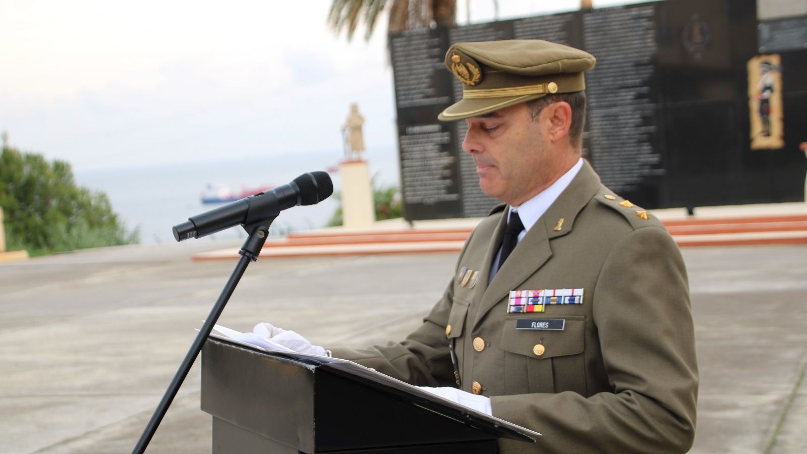 Actos de relevo de los jefes de tres regimientos de la Comandancia General de Ceuta