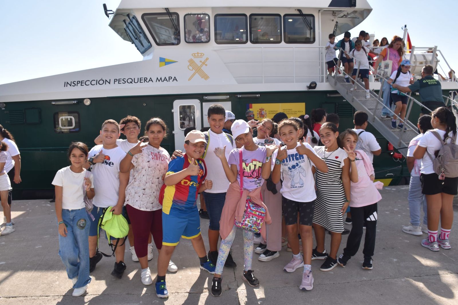 La Guardia Civil muestra sus medios a los escolares