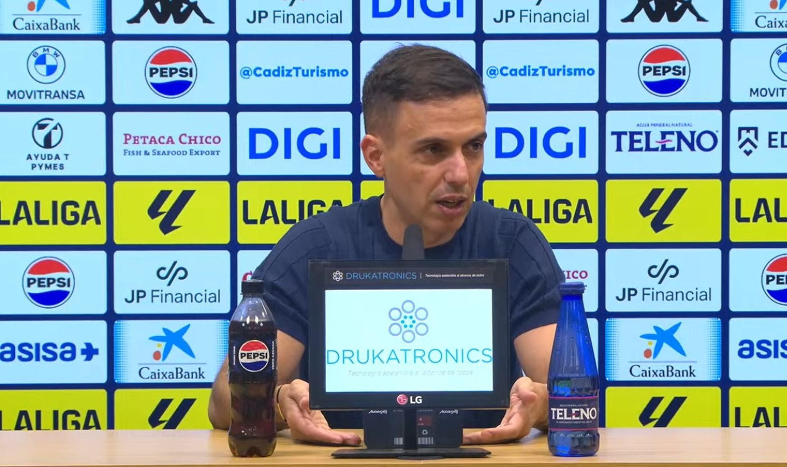 Borja Jiménez evita polemizar con las declaraciones de José Juan Romero sobre el arbitraje. El técnico considera que la mayor eficacia de su equipo terminó decidiendo el encuentro