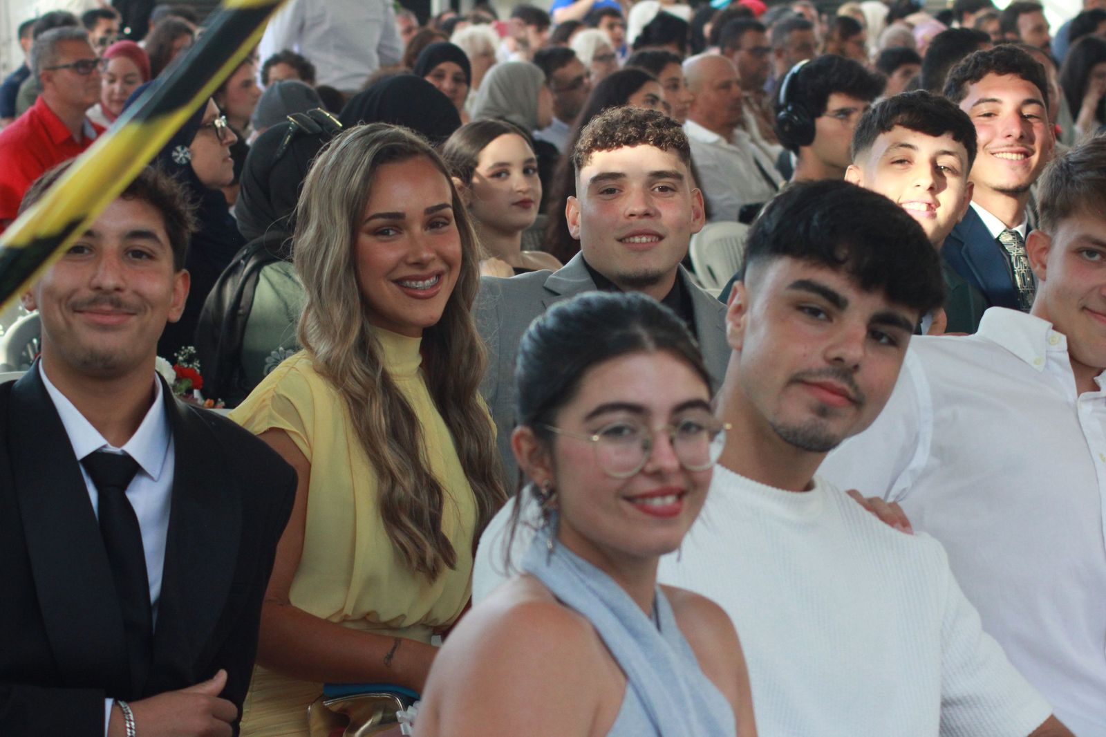 Multitudinaria graduación del Clara Campoamor en el Auditorio de la Marina